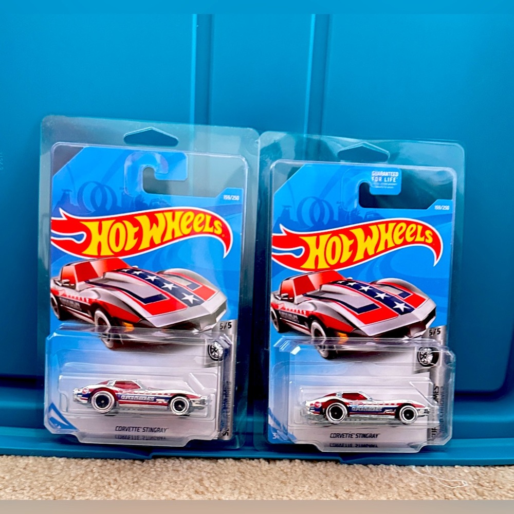 Hot Wheels 2017 - #159 Treasure Hunt Corvette StingRay - Super Chromes 5/5